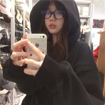 不认识的女友